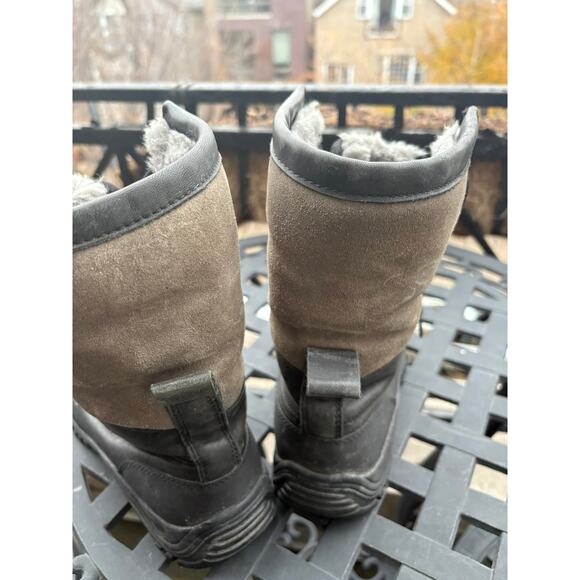 UGG Adirondack II Waterproof Insulated Black Gray Snow Boots – Women’s Size 7 - Picture 3 of 9